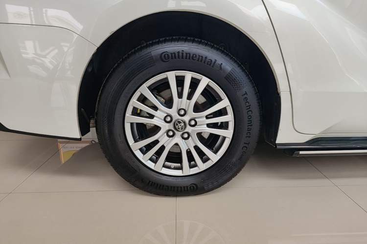 Used Toyota SIENNA 2021 2.5L Hybrid Premium Edition Right Rear Wheel Hub