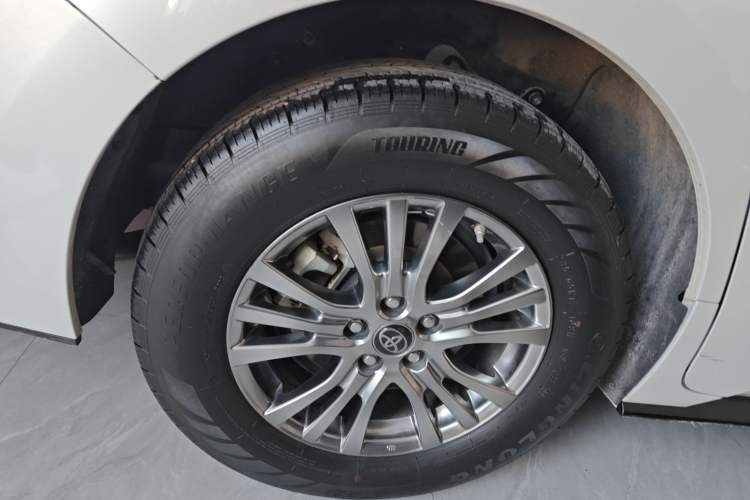 Used Toyota SIENNA 2021 2.5L Hybrid Premium Edition Right Rear Wheel Hub