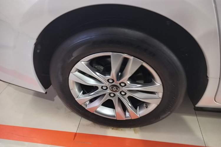 Used Toyota SIENNA 2021 2.5L Hybrid Ultimate Edition Right Rear Wheel Hub