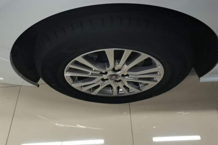 Used Toyota SIENNA 2021 2.5L Hybrid Comfort Edition Right Rear Wheel Hub