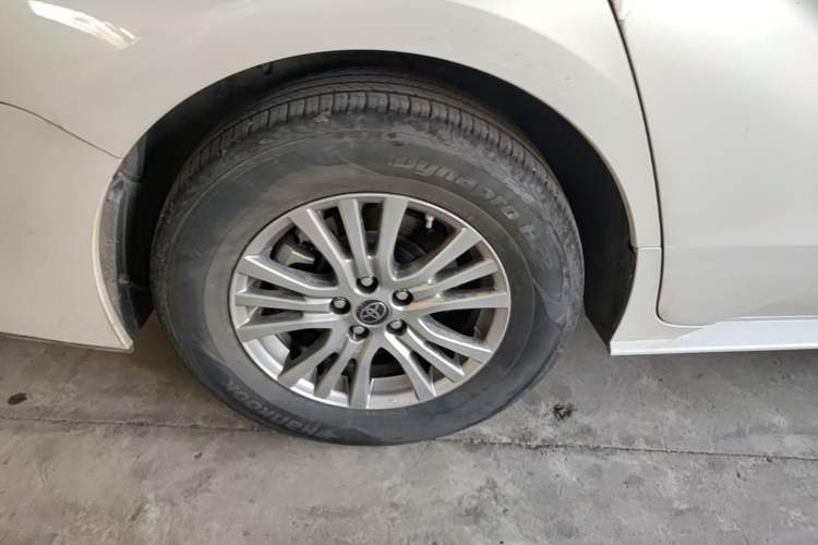 Used Toyota SIENNA 2021 2.5L Hybrid Comfort Edition Right Rear Wheel Hub