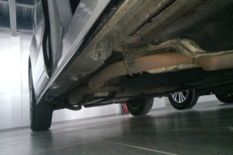 Used Toyota SIENNA 2021 2.5L Hybrid Platinum Edition Right Side Sill