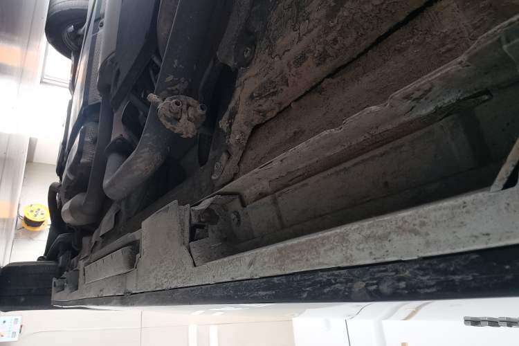 Used Toyota SIENNA 2021 2.5L Hybrid Premium Edition Right Side Sill