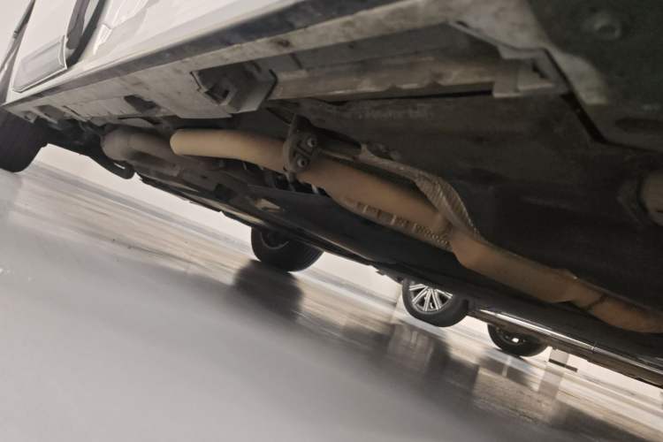 Used Toyota SIENNA 2021 2.5L Hybrid Platinum Edition Right Side Sill