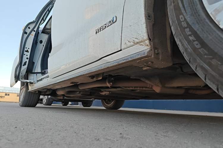 Used Toyota SIENNA 2021 2.5L Hybrid Premium Edition Right Side Sill