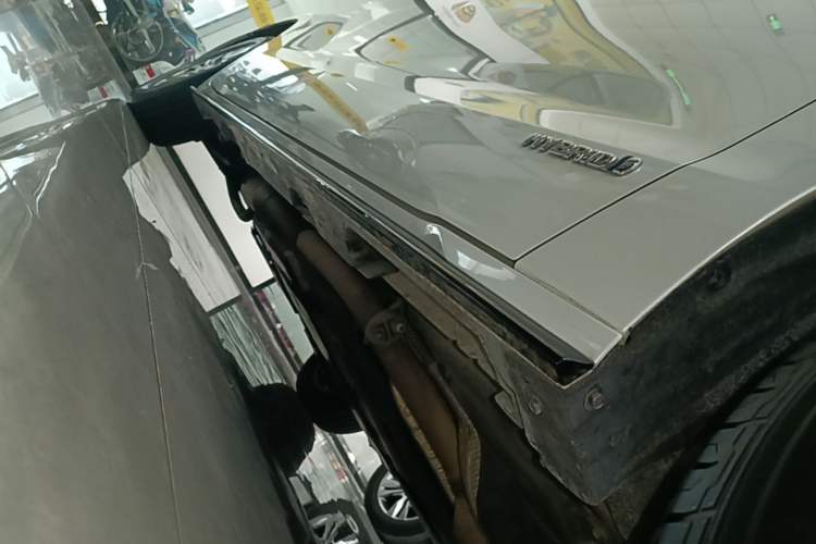 Used Toyota SIENNA 2021 2.5L Hybrid Premium Edition Right Side Sill