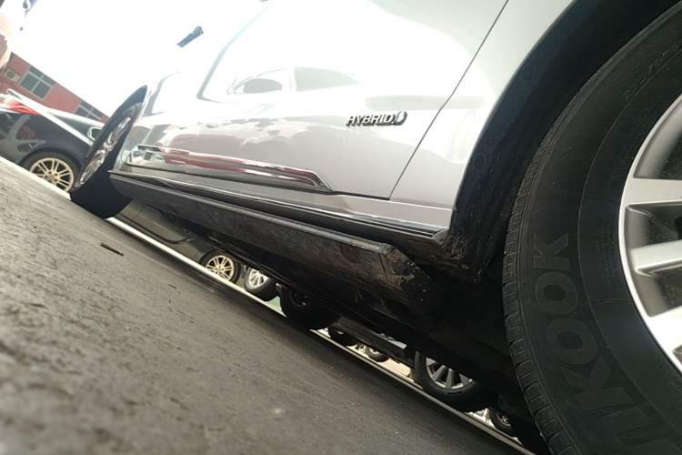 Used Toyota SIENNA 2021 2.5L Hybrid Comfort Edition Right Side Sill
