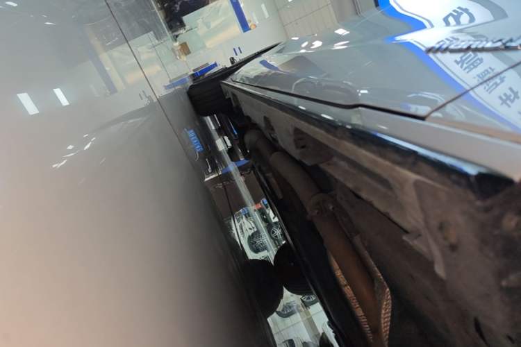 Used Toyota SIENNA 2021 2.5L Hybrid Luxury Edition Right Side Sill