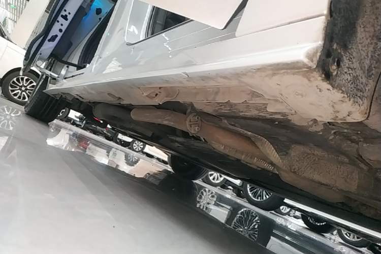 Used Toyota SIENNA 2021 2.5L Hybrid Comfort Edition Right Side Sill