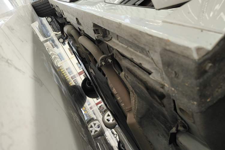 Used Toyota SIENNA 2021 2.5L Hybrid Premium Edition Right Side Sill