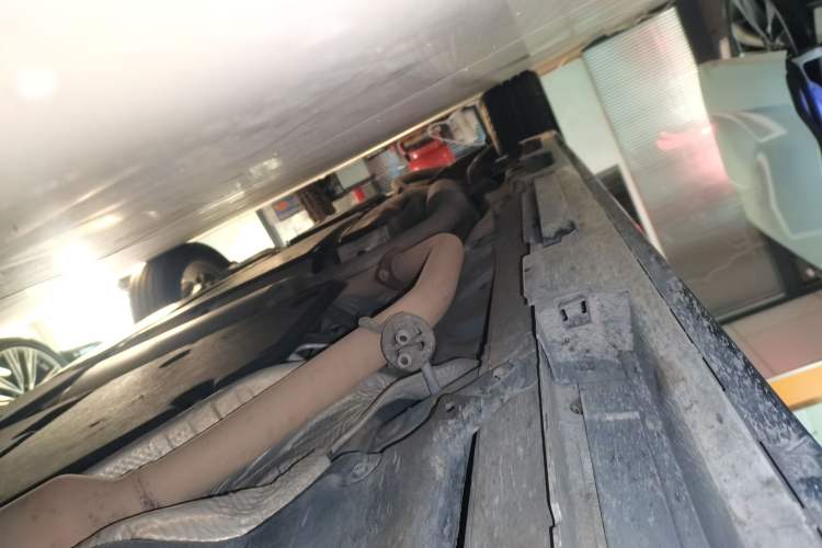 Used Toyota SIENNA 2021 2.5L Hybrid Premium Edition Right Side Sill