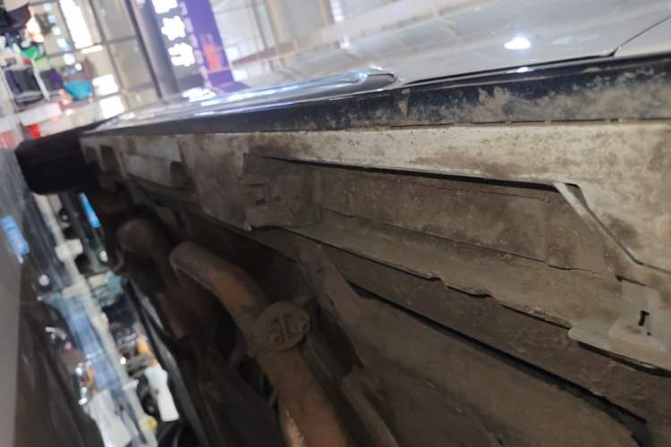 Used Toyota SIENNA 2021 2.5L Hybrid Platinum Edition Right Side Sill