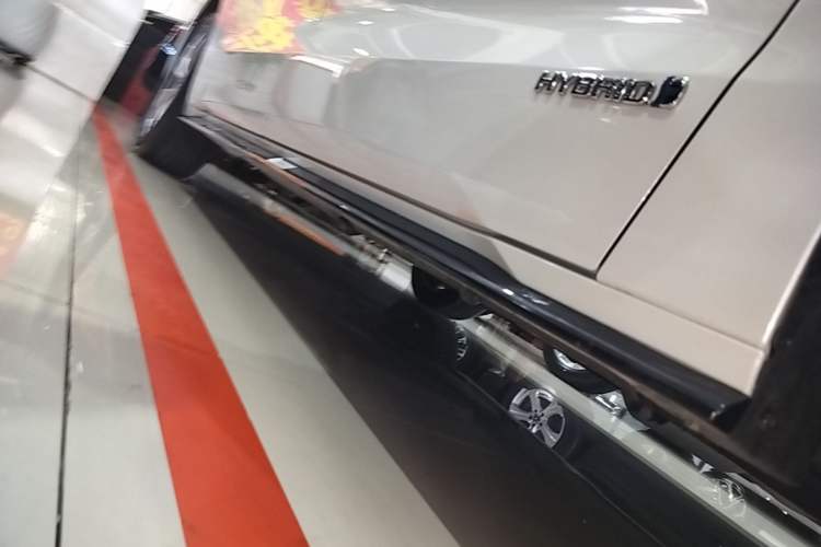Used Toyota SIENNA 2021 2.5L Hybrid Ultimate Edition Right Side Sill