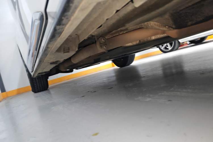 Used Toyota SIENNA 2021 2.5L Hybrid Platinum Edition Right Side Sill