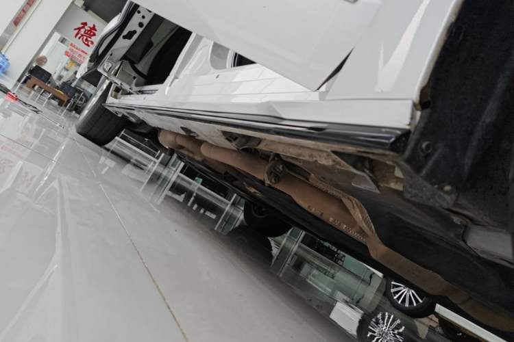 Used Toyota SIENNA 2021 2.5L Hybrid Luxury Edition Right Side Sill