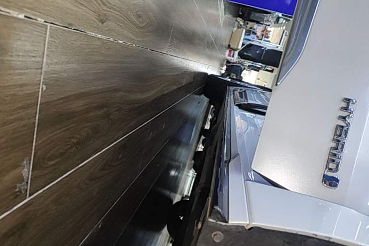 Used Toyota SIENNA 2021 2.5L Hybrid Platinum Edition Right Side Sill