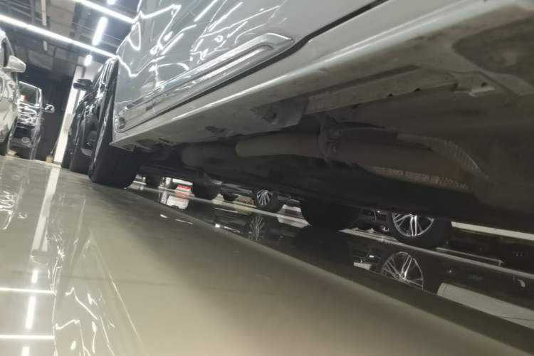 Used Toyota SIENNA 2021 2.5L Hybrid Comfort Edition Right Side Sill