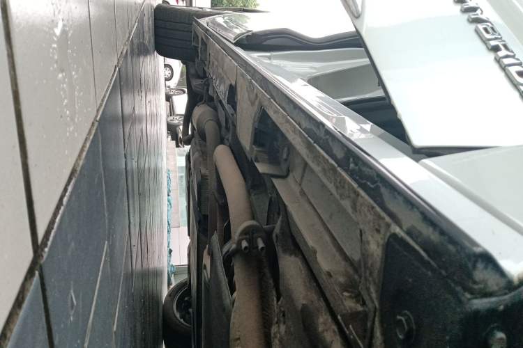 Used Toyota SIENNA 2021 2.5L Hybrid Platinum Edition Right Side Sill