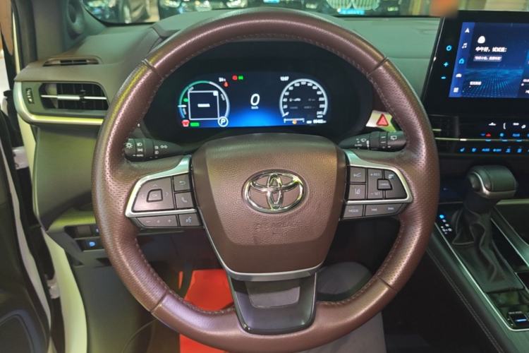Used Toyota SIENNA 2021 2.5L Hybrid Platinum Edition Steering Wheel
