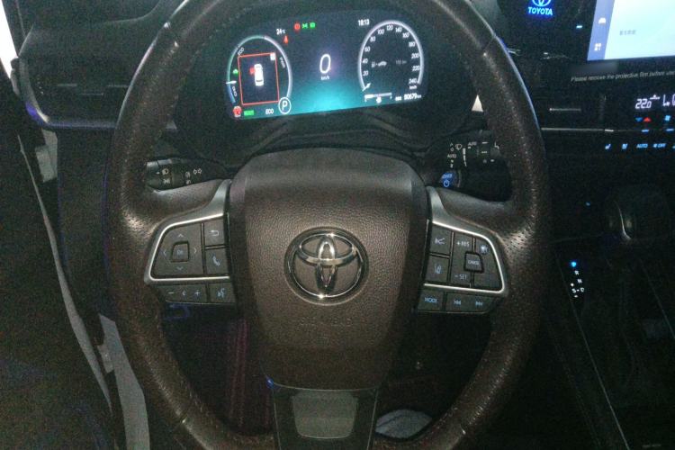 Used Toyota SIENNA 2021 2.5L Hybrid Platinum Edition Steering Wheel