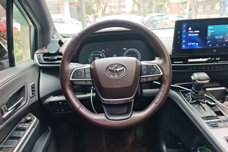 Used Toyota SIENNA 2021 2.5L Hybrid Platinum Edition Steering Wheel