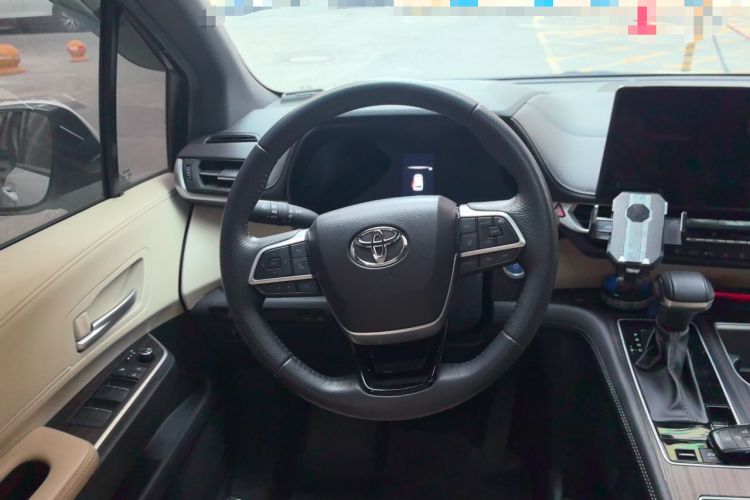 Used Toyota SIENNA 2021 2.5L Hybrid Premium Edition Steering Wheel