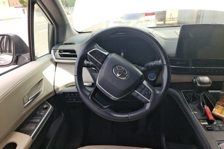 Used Toyota SIENNA 2021 2.5L Hybrid Premium Edition Steering Wheel