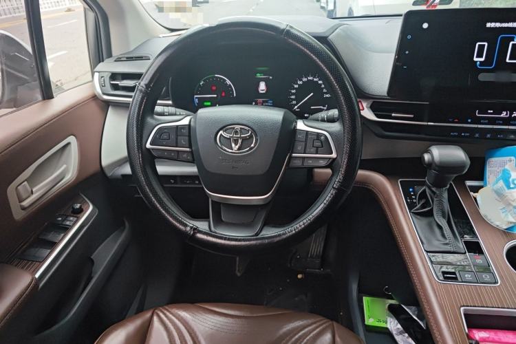 Used Toyota SIENNA 2021 2.5L Hybrid Comfort Edition Steering Wheel