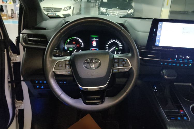 Used Toyota SIENNA 2021 2.5L Hybrid Premium Edition Steering Wheel