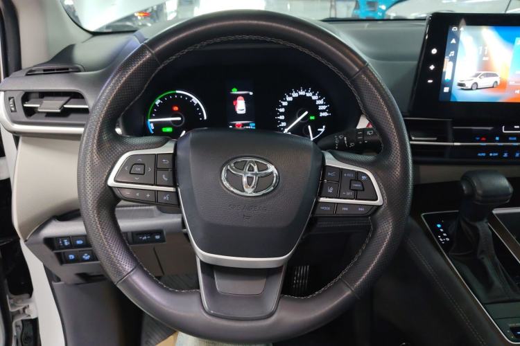 Used Toyota SIENNA 2021 2.5L Hybrid Comfort Edition Steering Wheel