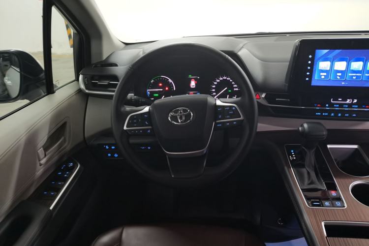 Used Toyota SIENNA 2021 2.5L Hybrid Comfort Edition Steering Wheel