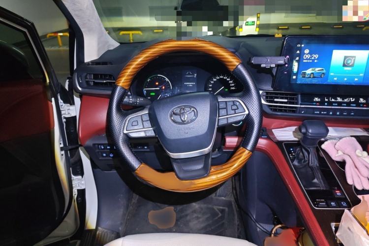 Used Toyota SIENNA 2021 2.5L Hybrid Comfort Edition Steering Wheel