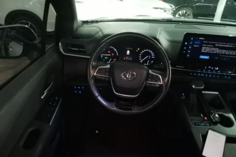 Used Toyota SIENNA 2021 2.5L Hybrid Premium Edition Steering Wheel