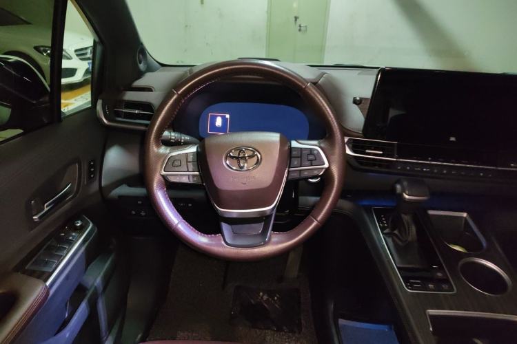 Used Toyota SIENNA 2021 2.5L Hybrid Platinum Edition Steering Wheel
