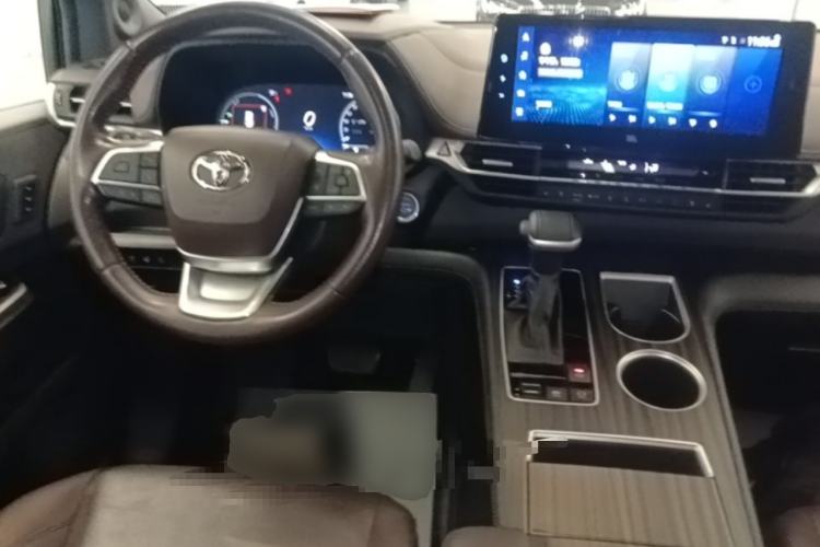 Used Toyota SIENNA 2021 2.5L Hybrid Platinum Edition Steering Wheel