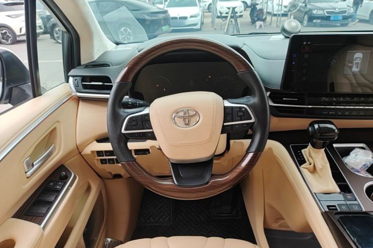 Used Toyota SIENNA 2021 2.5L Hybrid Comfort Edition Steering Wheel