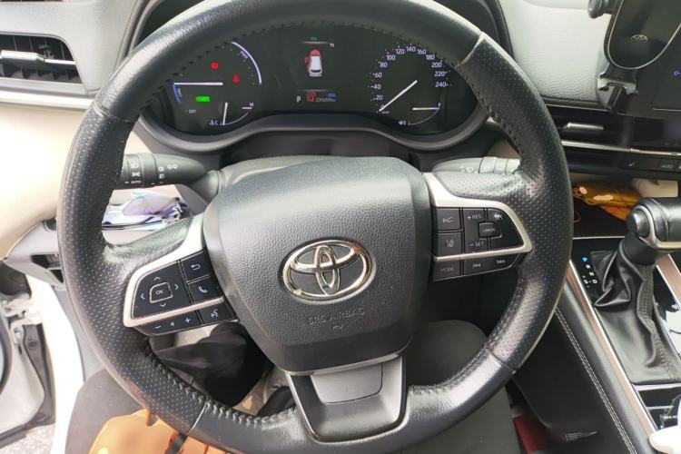 Used Toyota SIENNA 2021 2.5L Hybrid Luxury Edition Steering Wheel