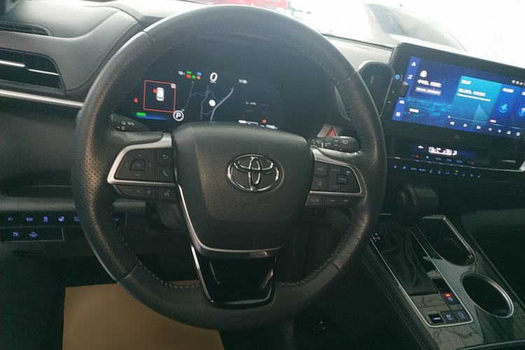 Used Toyota SIENNA 2021 2.5L Hybrid Platinum Edition Steering Wheel