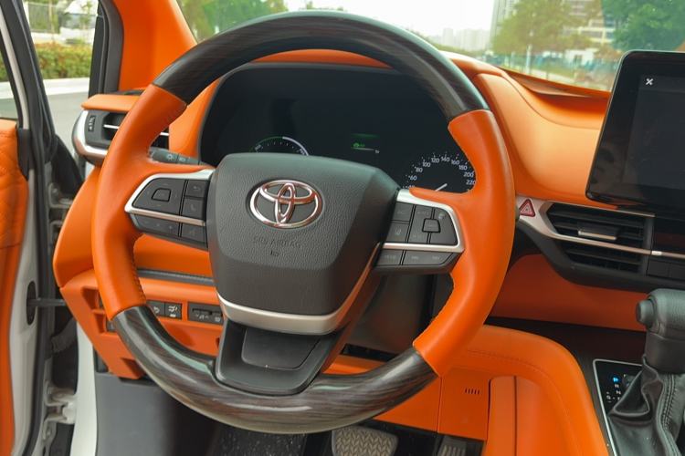 Used Toyota SIENNA 2021 2.5L Hybrid Comfort Edition Steering Wheel