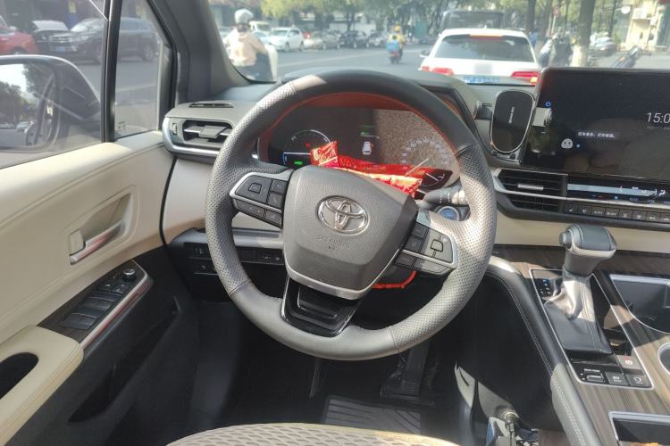 Used Toyota SIENNA 2021 2.5L Hybrid Premium Edition Steering Wheel