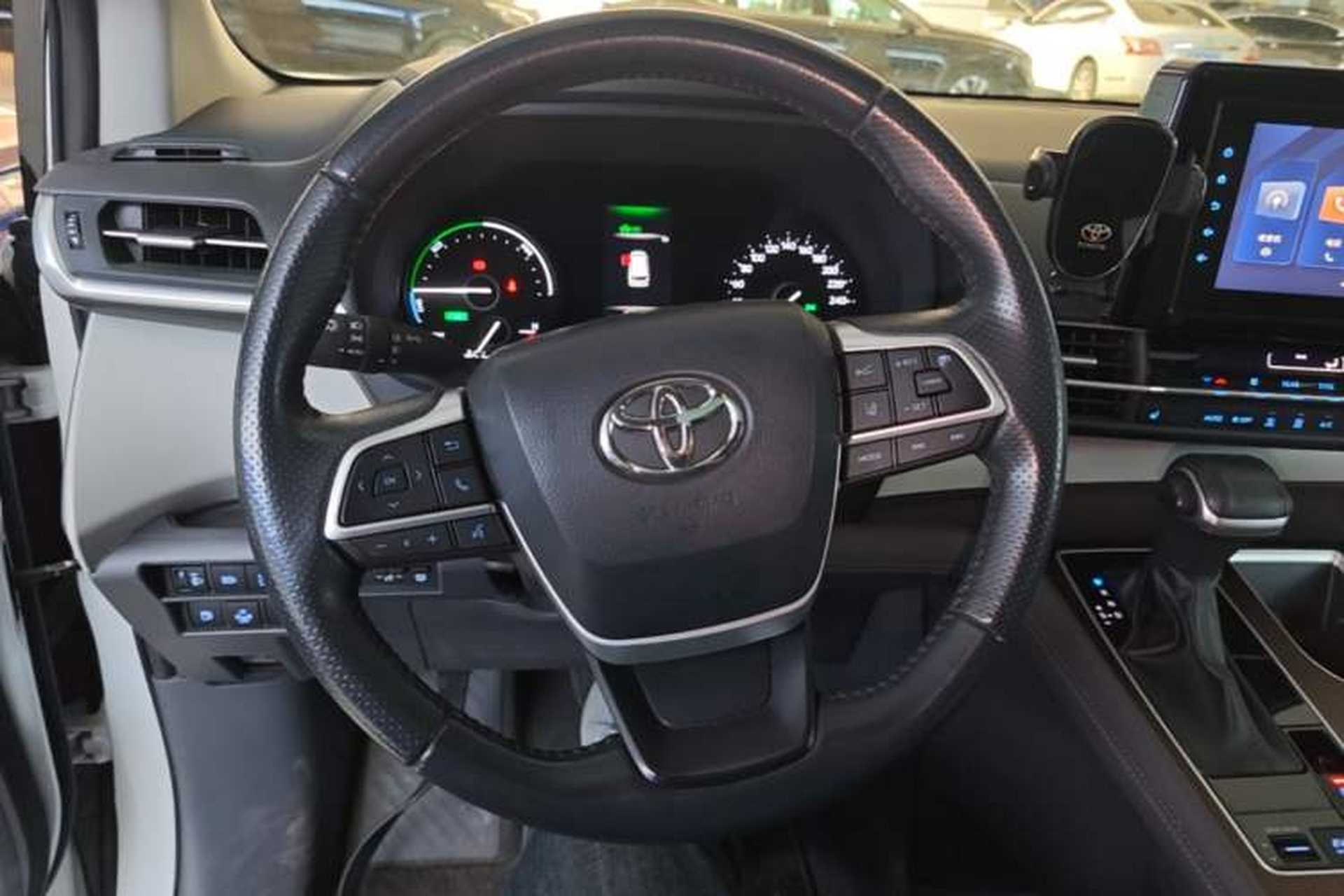 Used Toyota SIENNA 2021 2.5L Hybrid Luxury Edition Steering Wheel