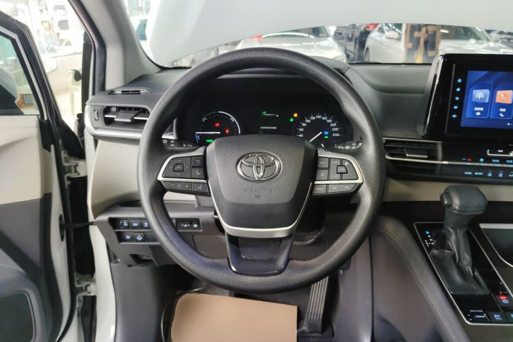 Used Toyota SIENNA 2021 2.5L Hybrid Comfort Edition Steering Wheel
