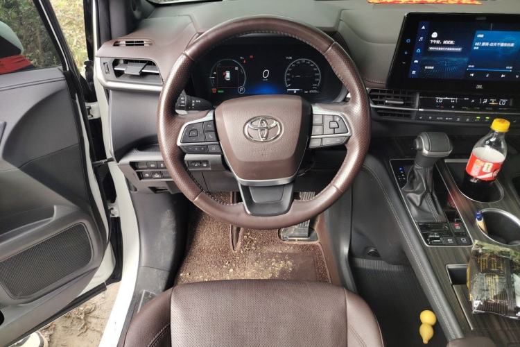 Used Toyota SIENNA 2021 2.5L Hybrid Platinum Edition Steering Wheel