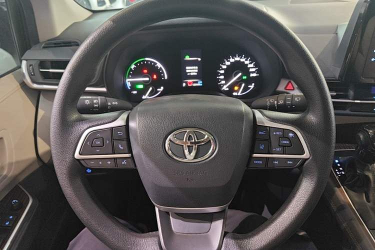 Used Toyota SIENNA 2021 2.5L Hybrid Comfort Edition Steering Wheel