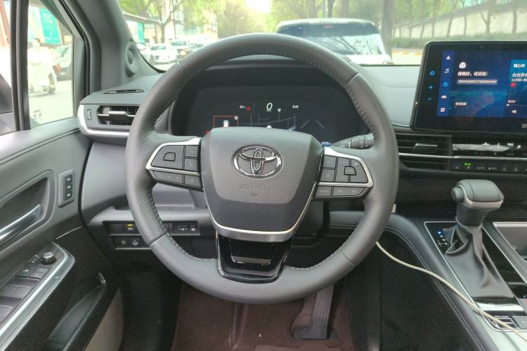 Used Toyota SIENNA 2021 2.5L Hybrid Platinum Edition Steering Wheel