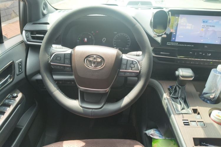Used Toyota SIENNA 2021 2.5L Hybrid Platinum Edition Steering Wheel