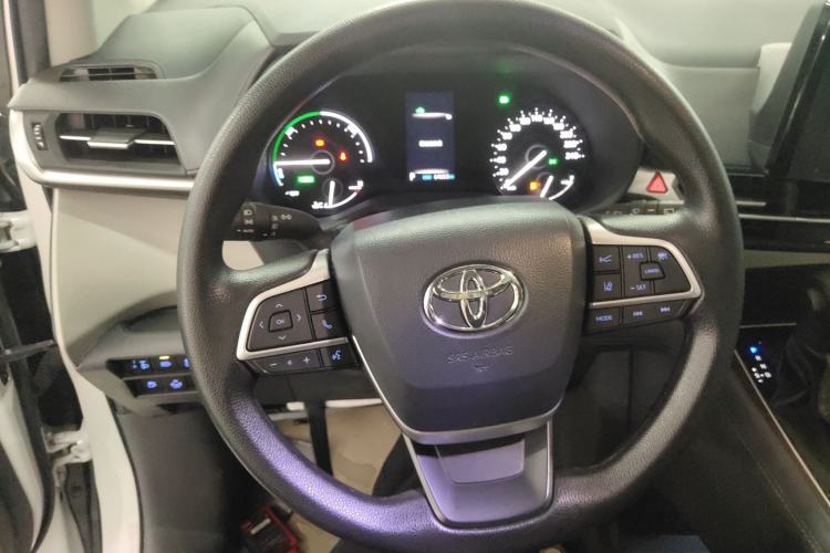 Used Toyota SIENNA 2021 2.5L Hybrid Comfort Edition Steering Wheel