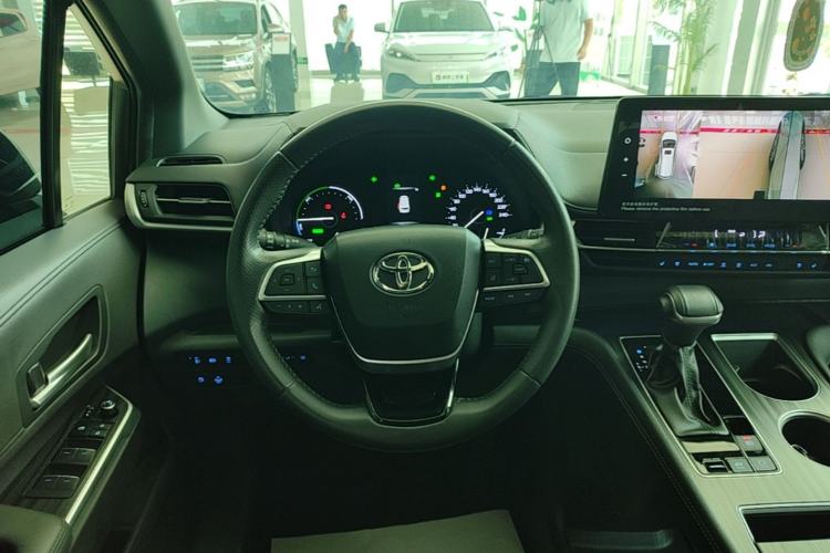 Used Toyota SIENNA 2021 2.5L Hybrid Premium Edition Steering Wheel