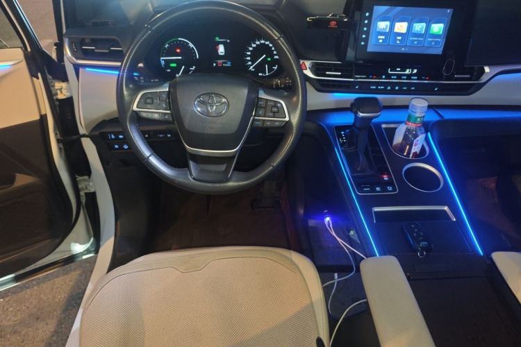 Used Toyota SIENNA 2021 2.5L Hybrid Luxury Edition Steering Wheel