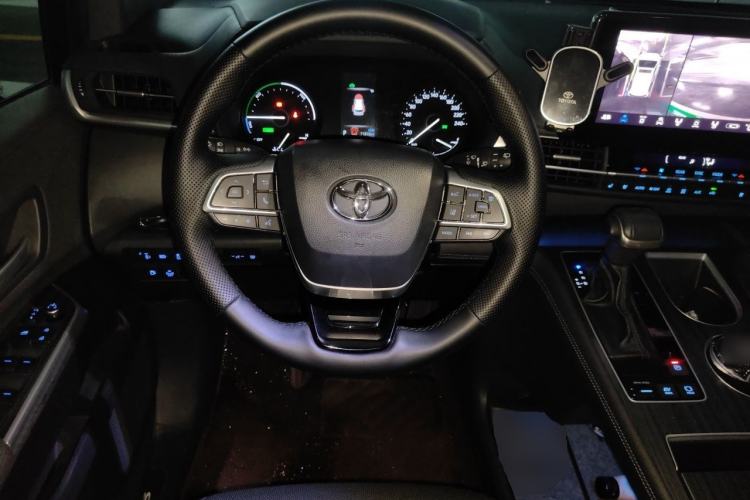 Used Toyota SIENNA 2021 2.5L Hybrid Premium Edition Steering Wheel